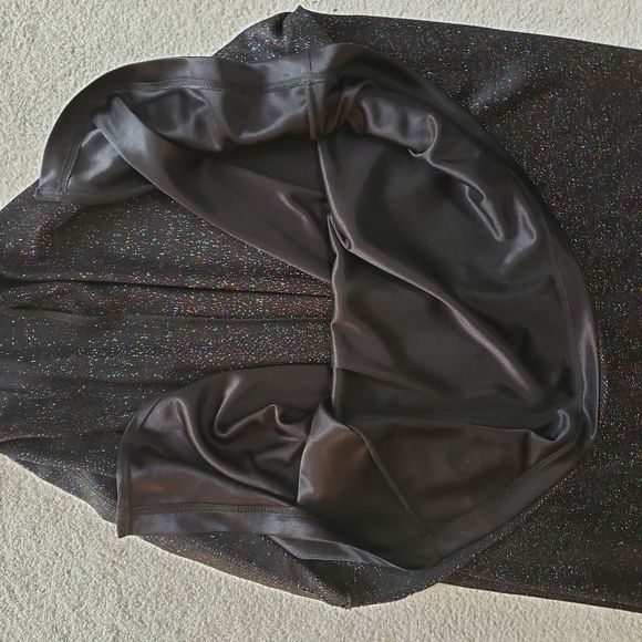 BCBG MaxAzria XSmall Black Metallic Sleeveless Halter Maxi Dress - Picture 8 of 8